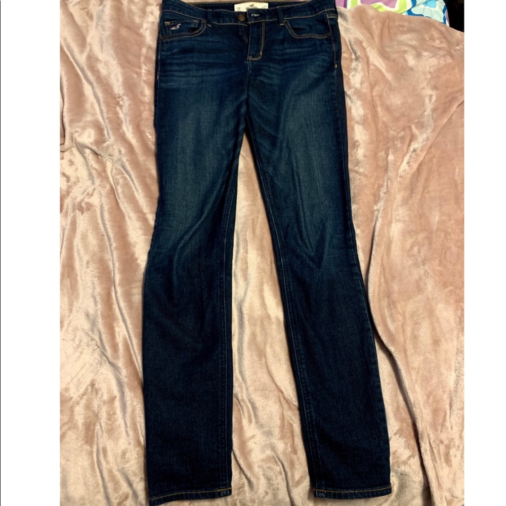 Dark wash skinny jeans
